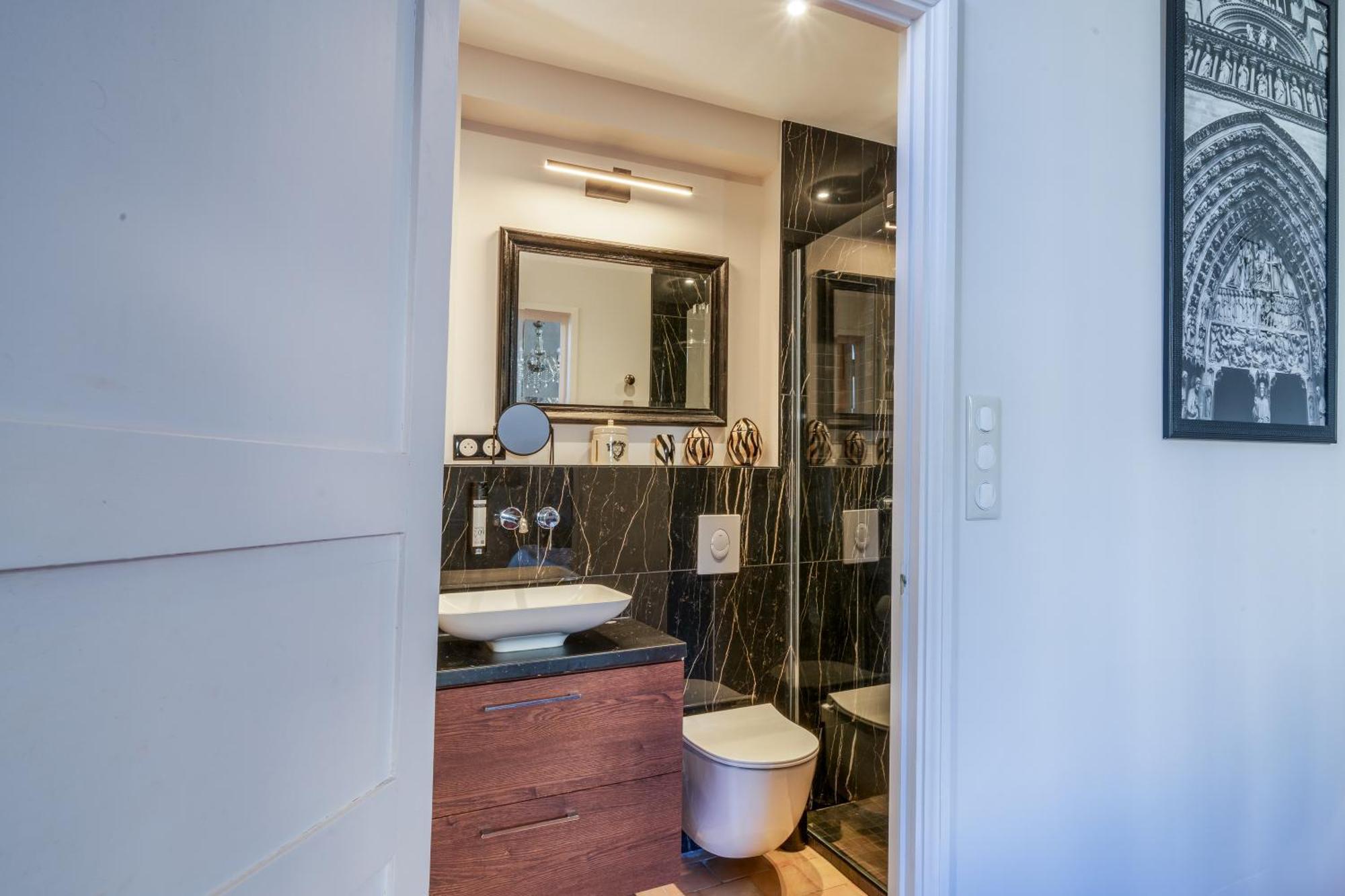 Raffine Vue Cathedrale, Jardin, Wifi Apartment Tours